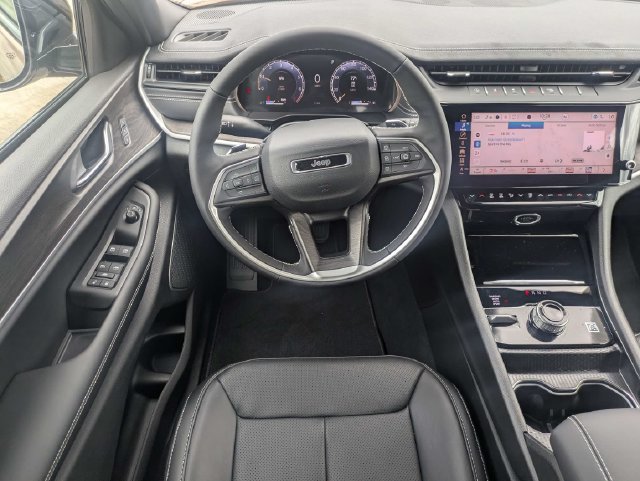 New 2026 Jeep Grand Cherokee Limited AWD/4WD image 18