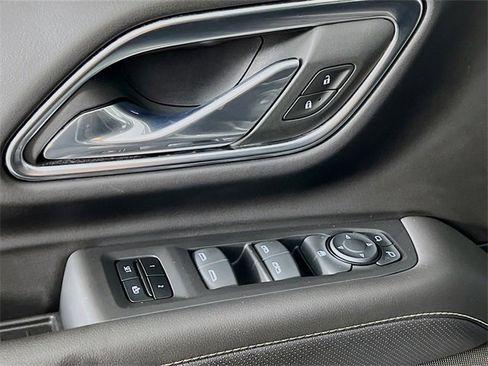 Used 2024 GMC Yukon SLT image 9