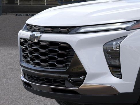 New 2026 Chevrolet Trax ACTIV w/ Sunroof Package FWD image 13