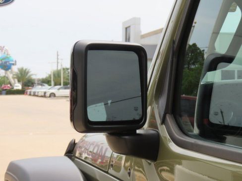 Used 2026 Jeep Wrangler Unlimited Rubicon AWD/4WD image 16
