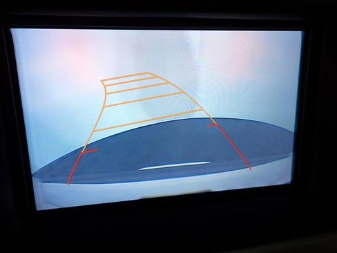 Used 2017 GMC Yukon SLT image 5