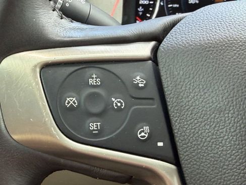 Used 2019 GMC Acadia Denali w/ Technology Package FWD image 32