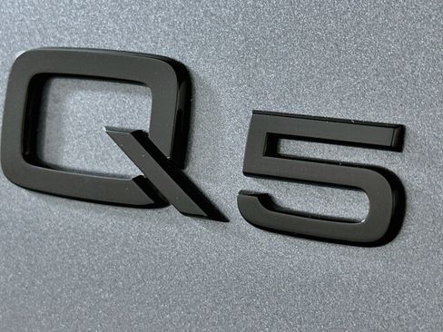 Used 2024 Audi Q5 e Premium Plus w/ Premium Plus Package AWD/4WD image 10