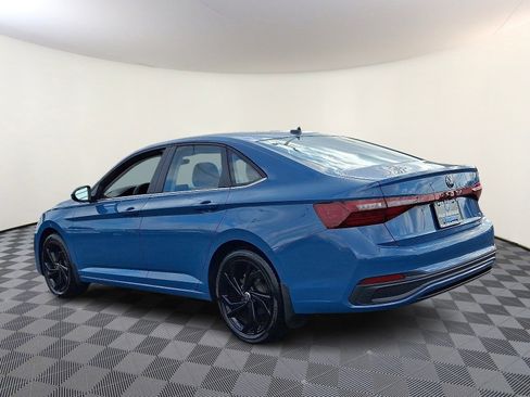 Used 2025 Volkswagen Jetta SE image 5