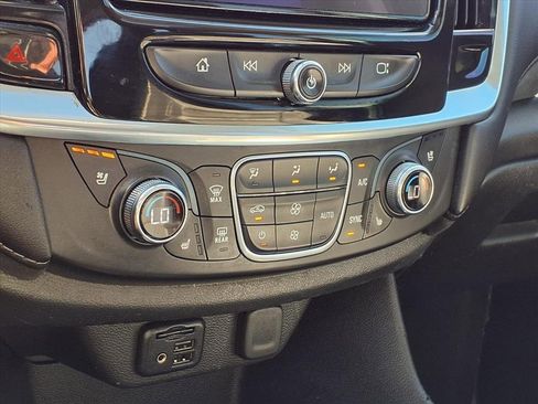 Used 2021 Chevrolet Traverse High Country image 15