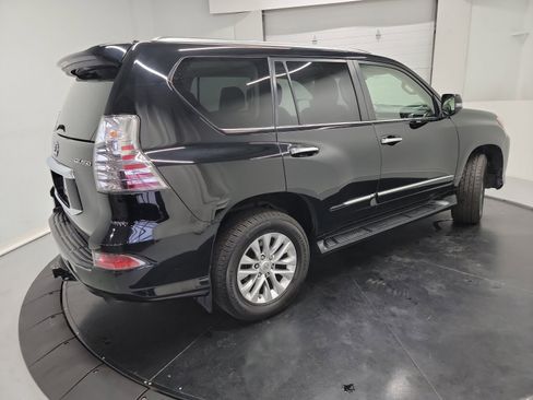 Used 2019 Lexus GX 460 image 9