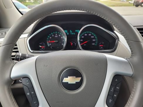 Used 2009 Chevrolet Traverse LT FWD image 20