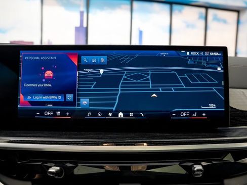 Certified 2025 BMW X7 M60i AWD/4WD image 17