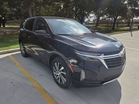 Used 2022 Chevrolet Equinox LT image 2