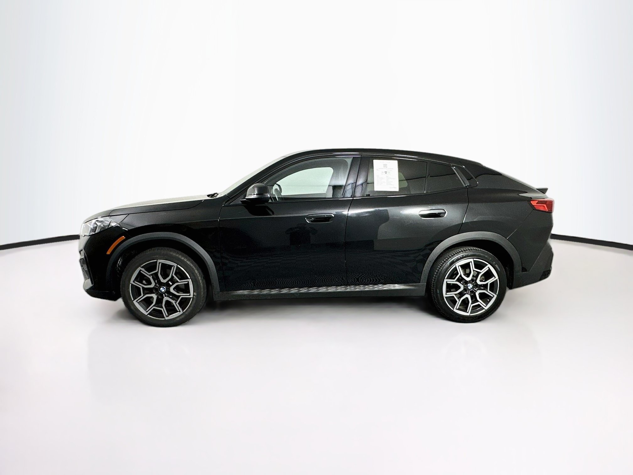Used 2026 BMW X2 xDrive28i w/ Convenience Package AWD/4WD image 4