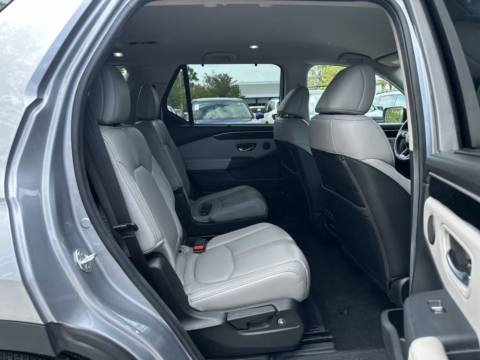 Used 2025 Honda Pilot EX-L image 15