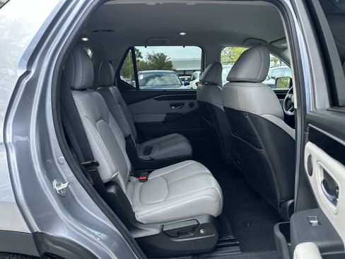 Used 2025 Honda Pilot EX-L image 15