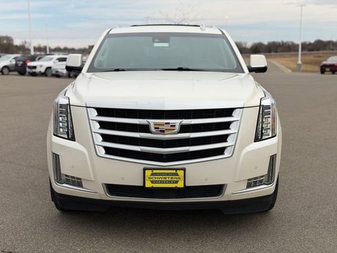 Used 2015 Cadillac Escalade ESV Premium image 2