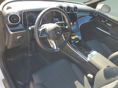 Used 2025 Mercedes-Benz GLC 300 image 25