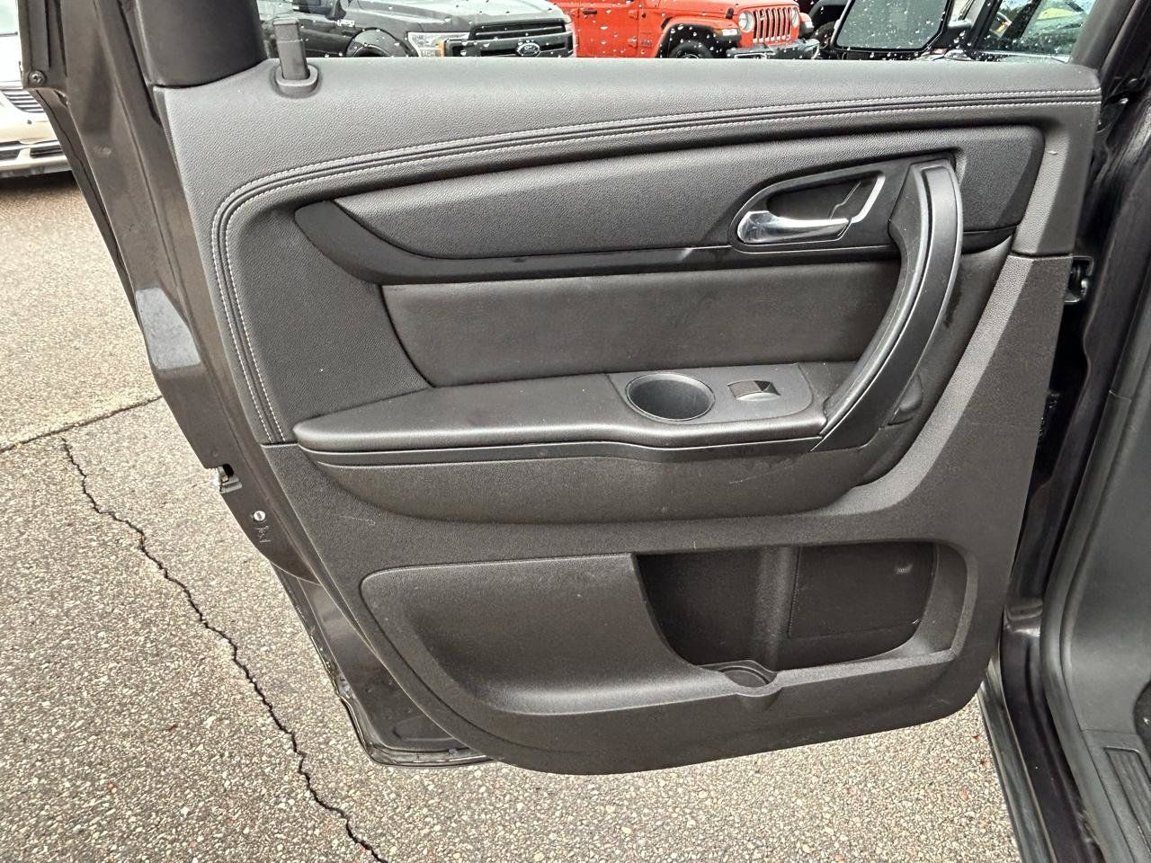 Used 2017 Chevrolet Traverse LT FWD image 14