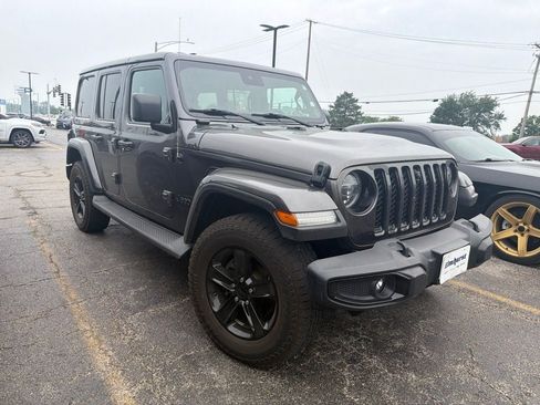 Used 2021 Jeep Wrangler Unlimited Sahara AWD/4WD image 4