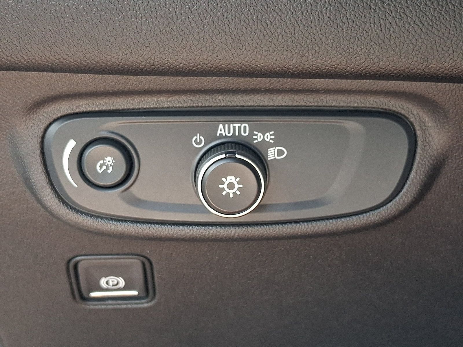 Used 2024 GMC Terrain SLE w/ Driver Convenience Package AWD/4WD image 25