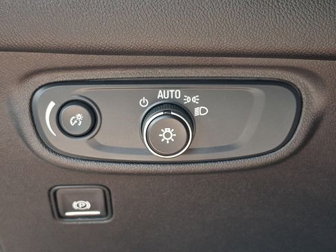 Used 2024 GMC Terrain SLE w/ Driver Convenience Package AWD/4WD image 25