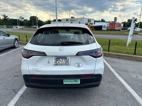 Used 2023 Honda HR-V LX image 6