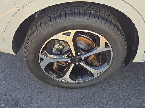 Certified 2023 Ford Escape ST-Line Elite w/ Premium Technology Package AWD/4WD image 5