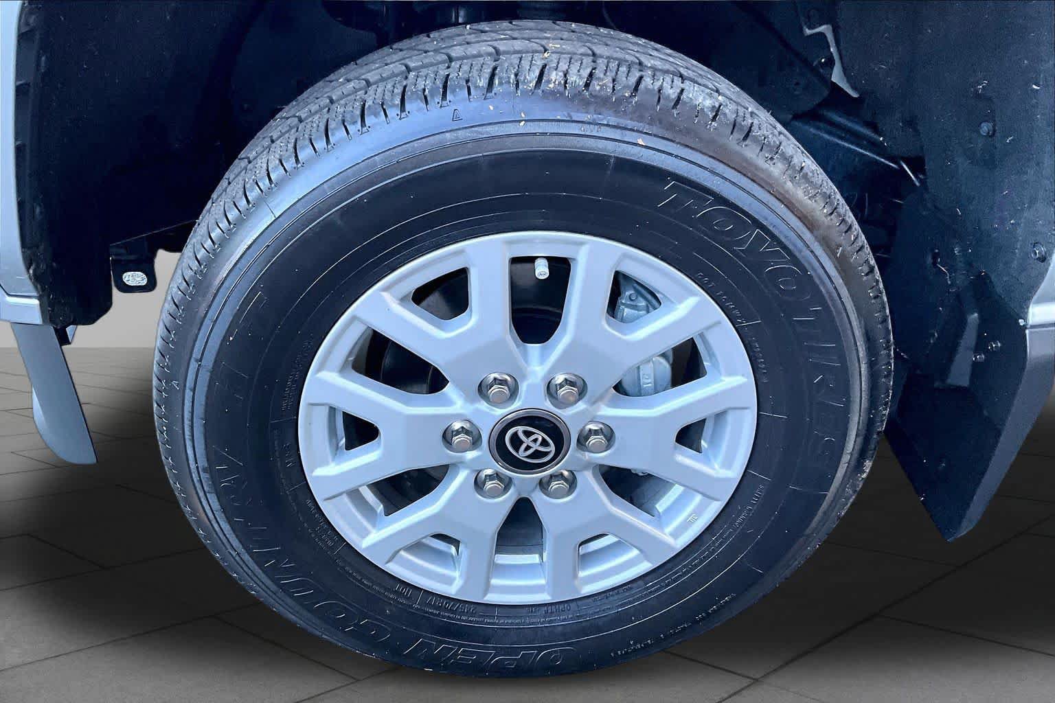 Certified 2026 Toyota Tacoma SR5 AWD/4WD image 11
