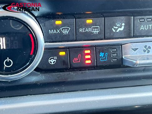 Used 2024 Ford Expedition Max XLT image 27