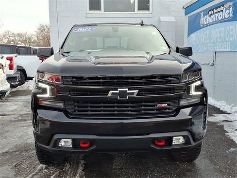 Used 2021 Chevrolet Silverado 1500 LT Trail Boss w/ Convenience Package II image 2