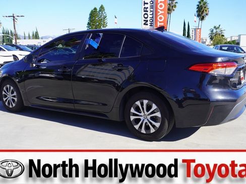 Certified 2022 Toyota Corolla LE image 5