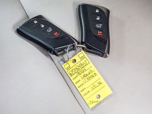 Used 2024 Lexus UX 250h FWD image 22