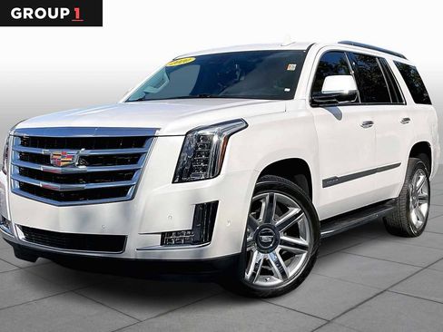 Used 2020 Cadillac Escalade Luxury image 1