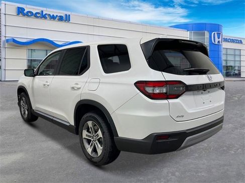 New 2025 Honda Pilot EX-L image 3