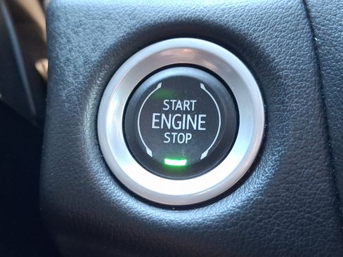 Used 2022 Chevrolet Suburban RST w/ Luxury Package image 22