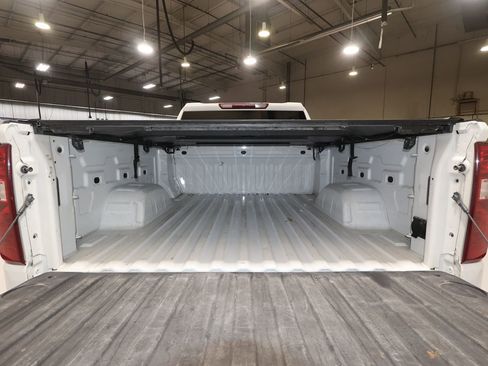 Used 2023 Chevrolet Silverado 1500 LT image 14