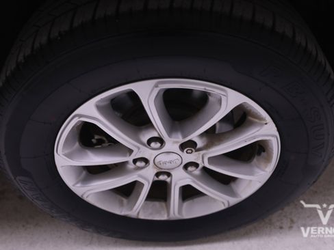 Used 2015 Jeep Grand Cherokee Laredo w/ Quick Order Package 23E image 31