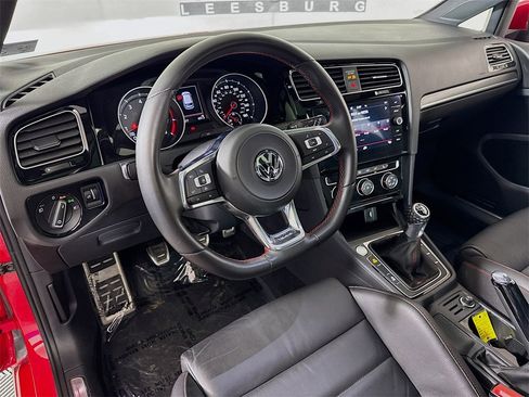 Used 2020 Volkswagen GTI SE image 9