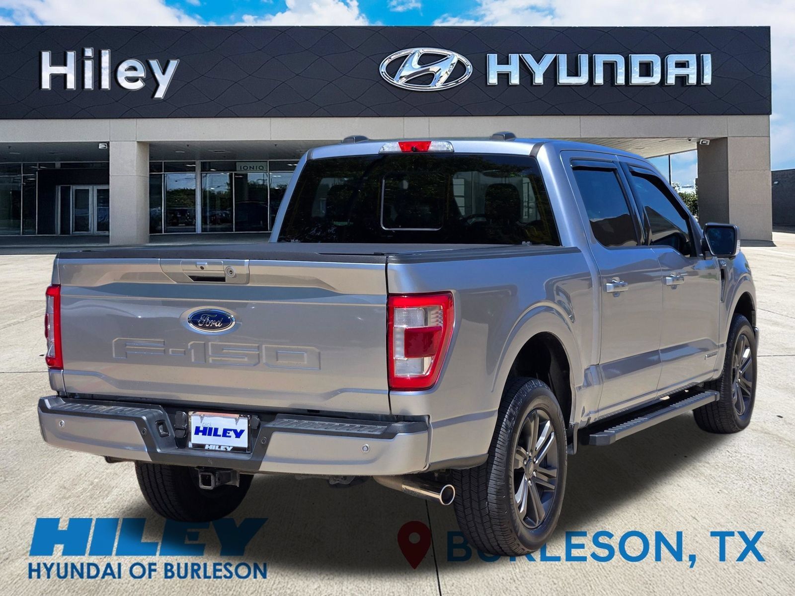 Used 2022 Ford F150 Lariat w/ Max Trailer Tow Package AWD/4WD image 4