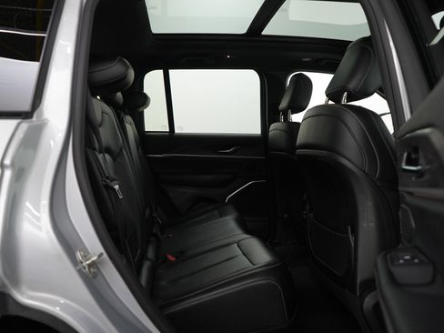 Used 2024 Jeep Grand Cherokee Limited 4xe image 12