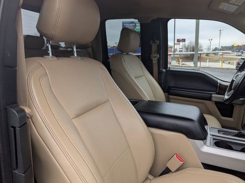 Used 2017 Ford F150 Lariat image 25