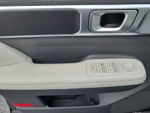 Used 2025 Hyundai Santa Fe SEL FWD image 15