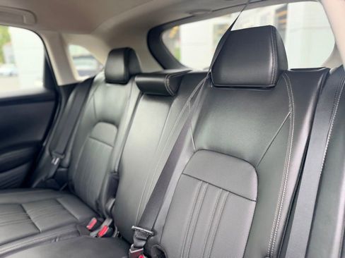 Used 2024 Honda HR-V EX-L image 12
