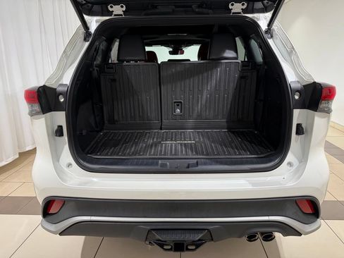 Certified 2021 Toyota Highlander XSE AWD/4WD image 13