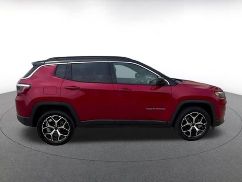 Used 2025 Jeep Compass Limited AWD/4WD image 16