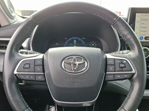 Used 2023 Toyota Highlander Platinum image 20