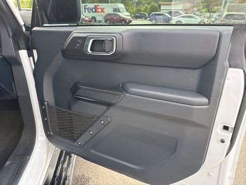 Used 2025 Ford Bronco Outer Banks AWD/4WD image 13