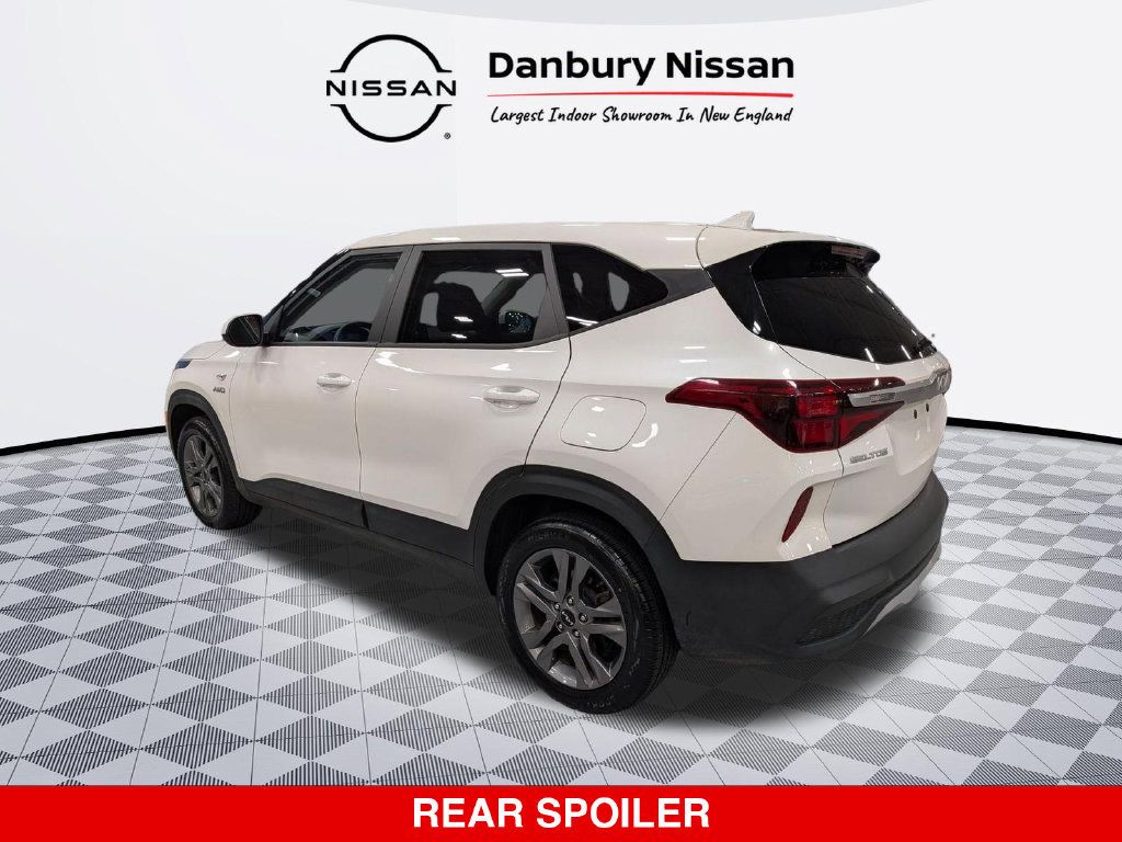 Used 2023 Kia Seltos LX AWD/4WD image 5
