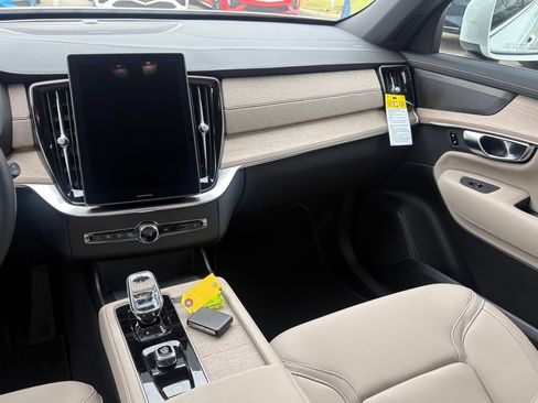 New 2026 Volvo XC90 T8 Plus image 13