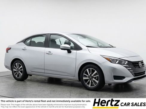 Used 2025 Nissan Versa SV image 1