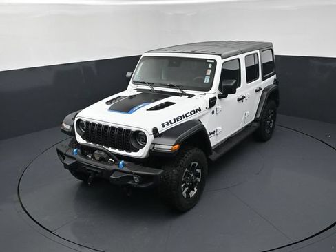 Used 2024 Jeep Wrangler Unlimited Rubicon 4xe w/ Capability Package AWD/4WD image 14