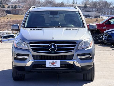 Used 2013 Mercedes-Benz ML 350 ML 350 4MATIC Sport Utility 4D image 3