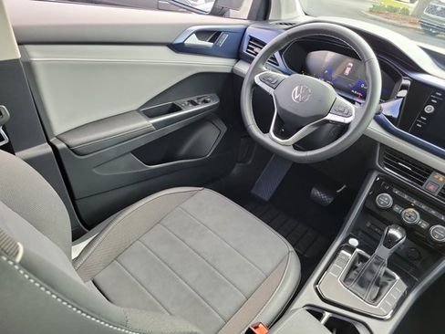 Certified 2024 Volkswagen Taos SE w/ Panoramic Sunroof Package image 3